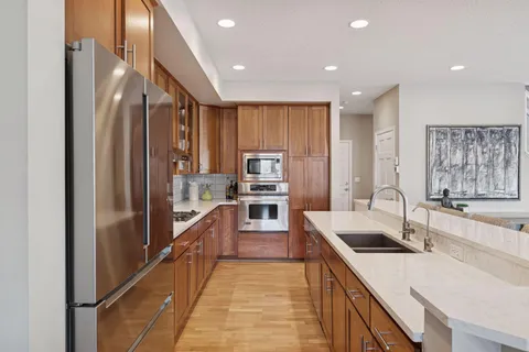 $1,399,000 | 1800 Commerce Boulevard, Mound, MN 55364