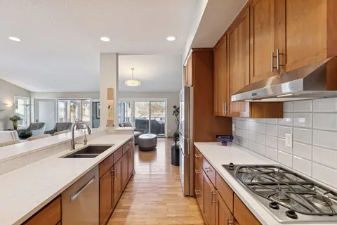 $1,399,000 | 1800 Commerce Boulevard, Mound, MN 55364