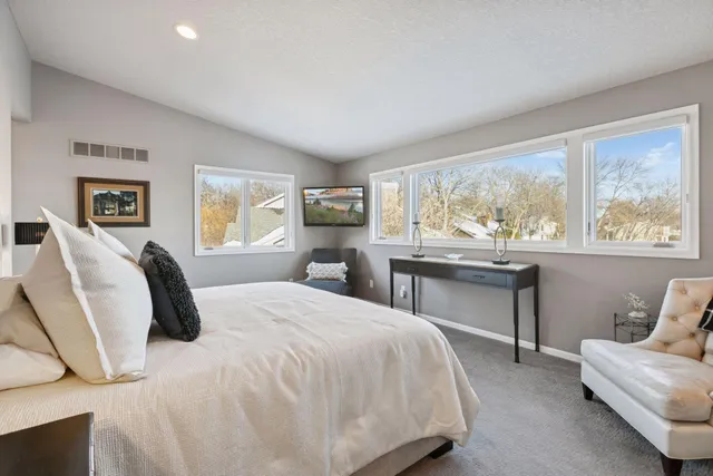 $1,399,000 | 1800 Commerce Boulevard, Mound, MN 55364