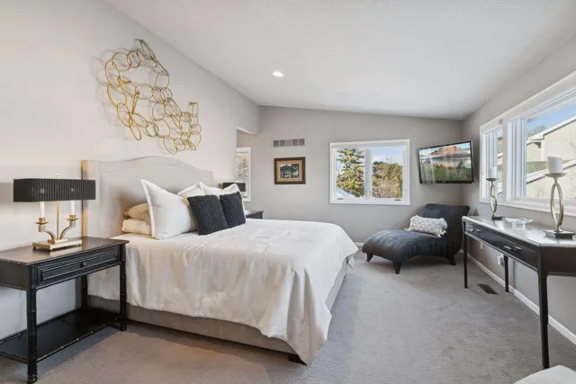 $1,399,000 | 1800 Commerce Boulevard, Mound, MN 55364