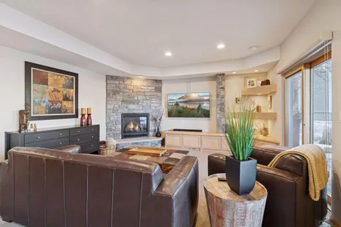 $1,399,000 | 1800 Commerce Boulevard, Mound, MN 55364