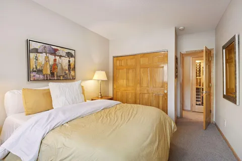 $1,399,000 | 1800 Commerce Boulevard, Mound, MN 55364