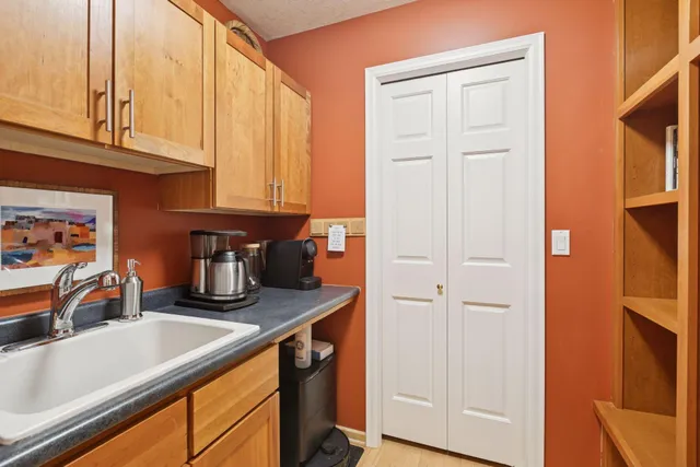 $1,399,000 | 1800 Commerce Boulevard, Mound, MN 55364