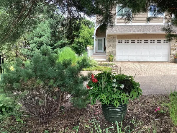 $1,399,000 | 1800 Commerce Boulevard, Mound, MN 55364