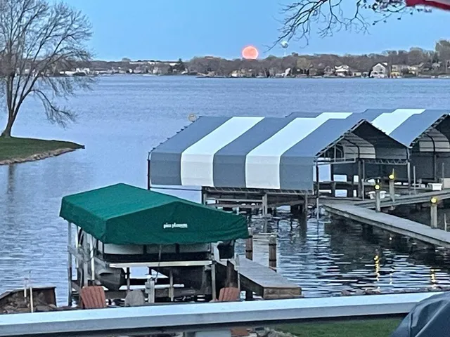 $1,399,000 | 1800 Commerce Boulevard, Mound, MN 55364