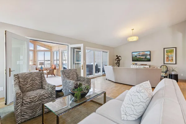 $1,399,000 | 1800 Commerce Boulevard, Mound, MN 55364