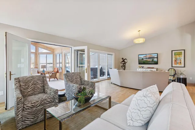 $1,399,000 | 1800 Commerce Boulevard, Mound, MN 55364