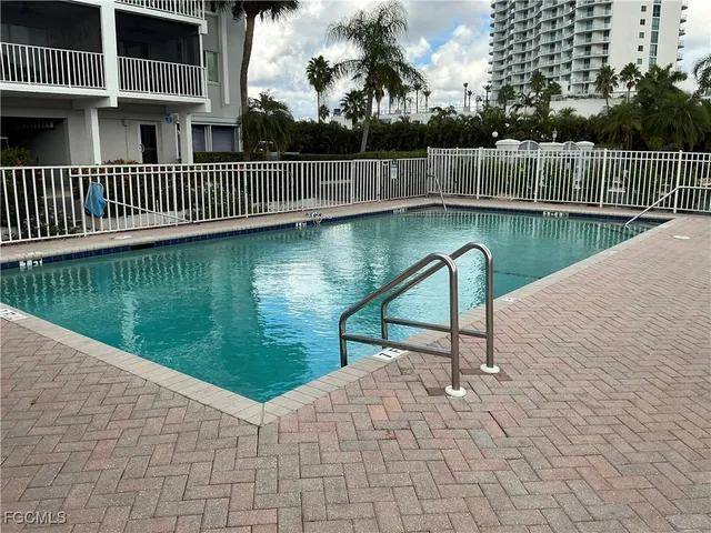$2,100 | 2885 Palm Beach Boulevard, Unit 408, Fort Myers, FL 33916