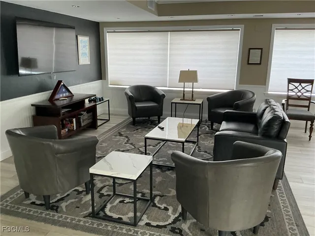 $2,100 | 2885 Palm Beach Boulevard, Unit 408, Fort Myers, FL 33916