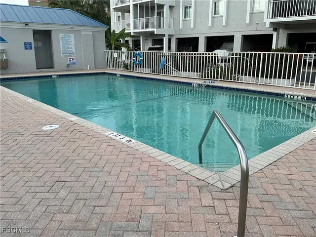 $2,100 | 2885 Palm Beach Boulevard, Unit 408, Fort Myers, FL 33916