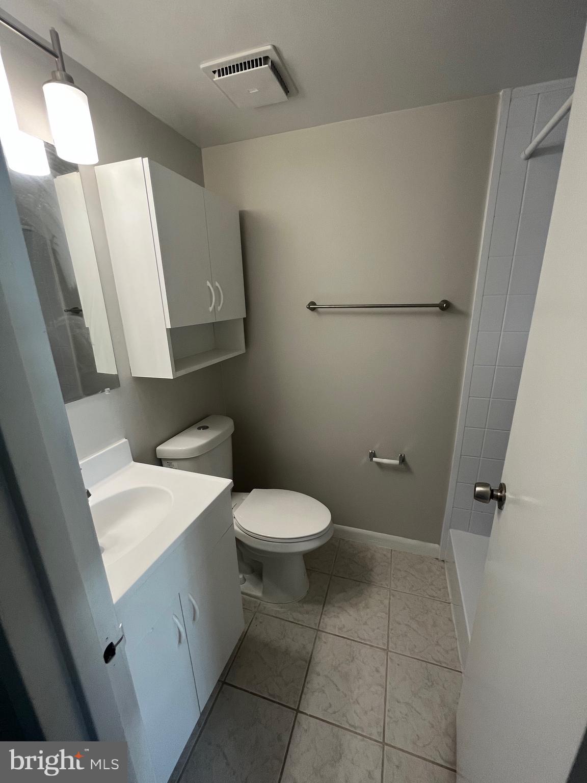 11656 Stoneview Square, Unit 96/22C Reston, VA 20191 - Photo 13 of 21 Fully renovated bathroom in the main bedroom