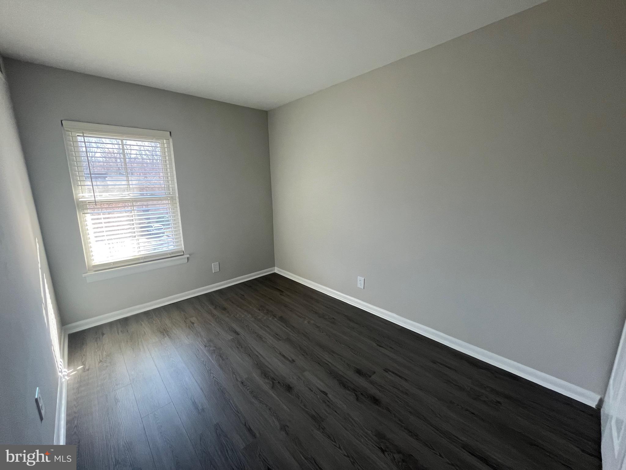 11656 Stoneview Square, Unit 96/22C Reston, VA 20191 - Photo 20 of 21 Third bedroom_new flooring