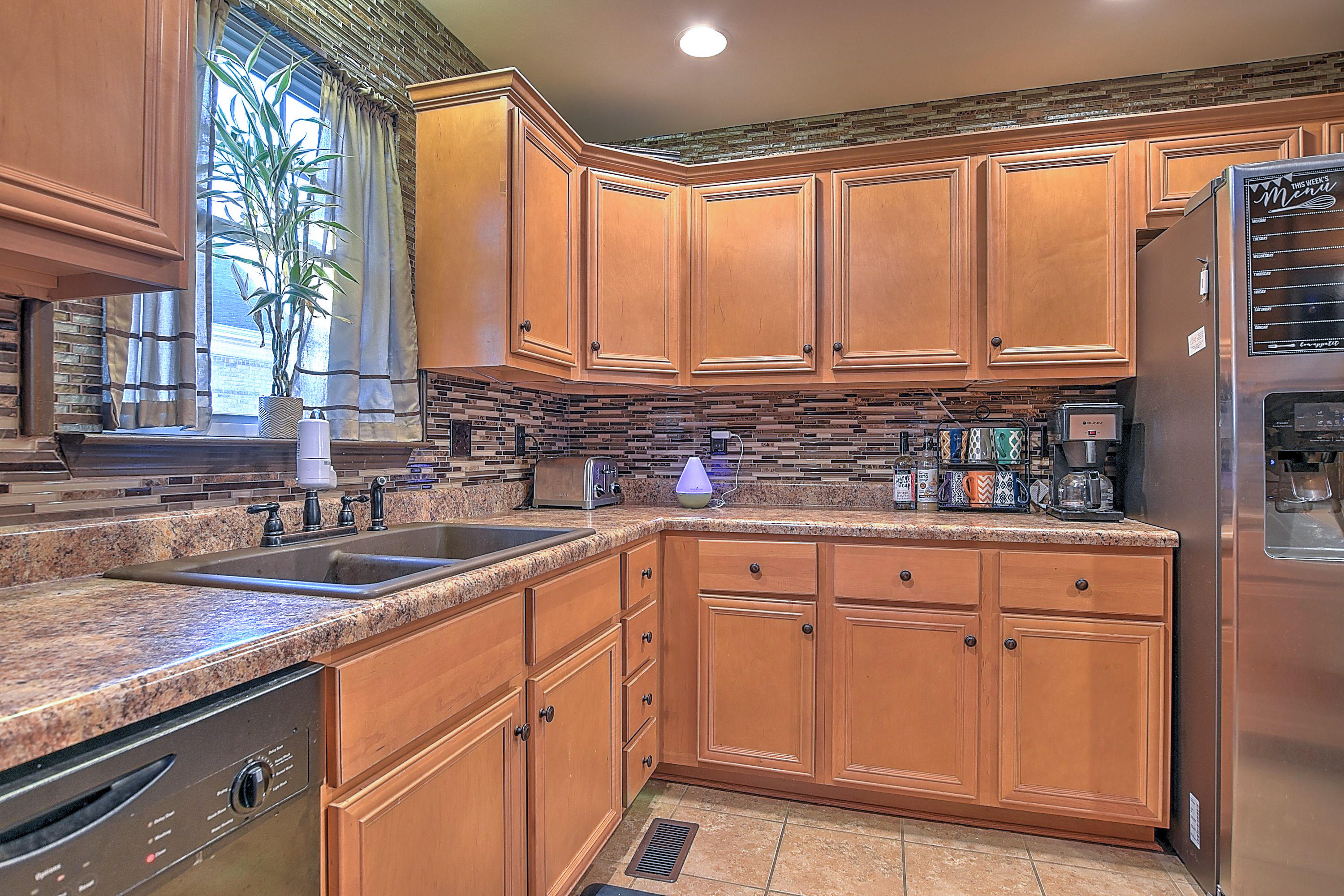 2233 Sherwood Road Kingsport, TN 37664 - Photo 10 of 28 2233 SHERWOOD-15