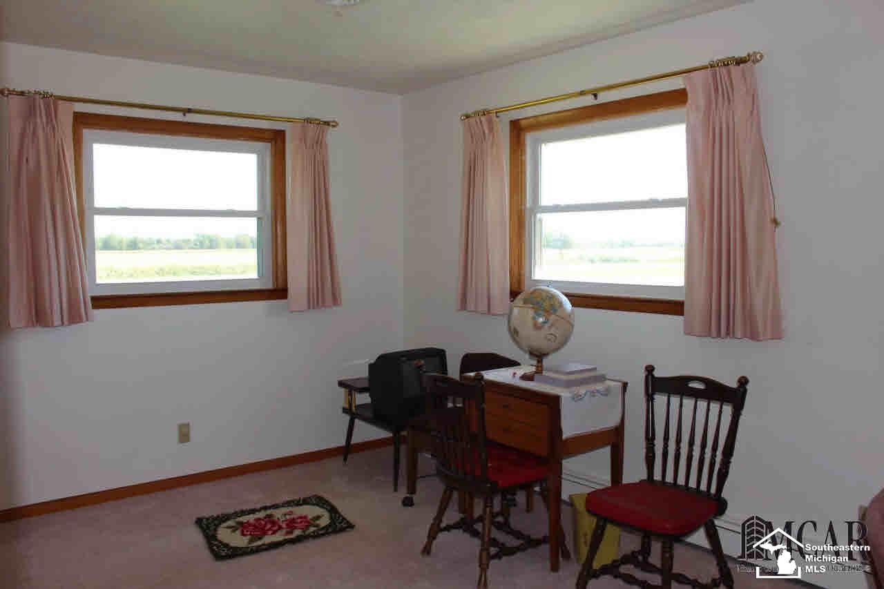 9009 North Ann Arbor Road Dundee, MI 48131 - Photo 20 of 45 21220832-19.JPG