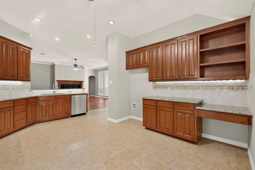 6400 Day Spring Drive The Colony, TX 75056 - Photo 15 of 39
