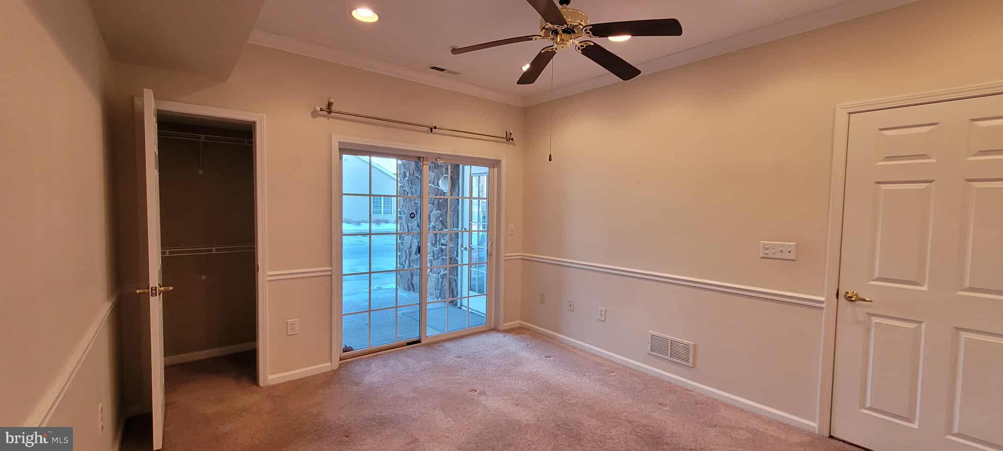 515 Highland Estates Clementon, NJ 08021 - Photo 21 of 25 an empty room with windows and closet