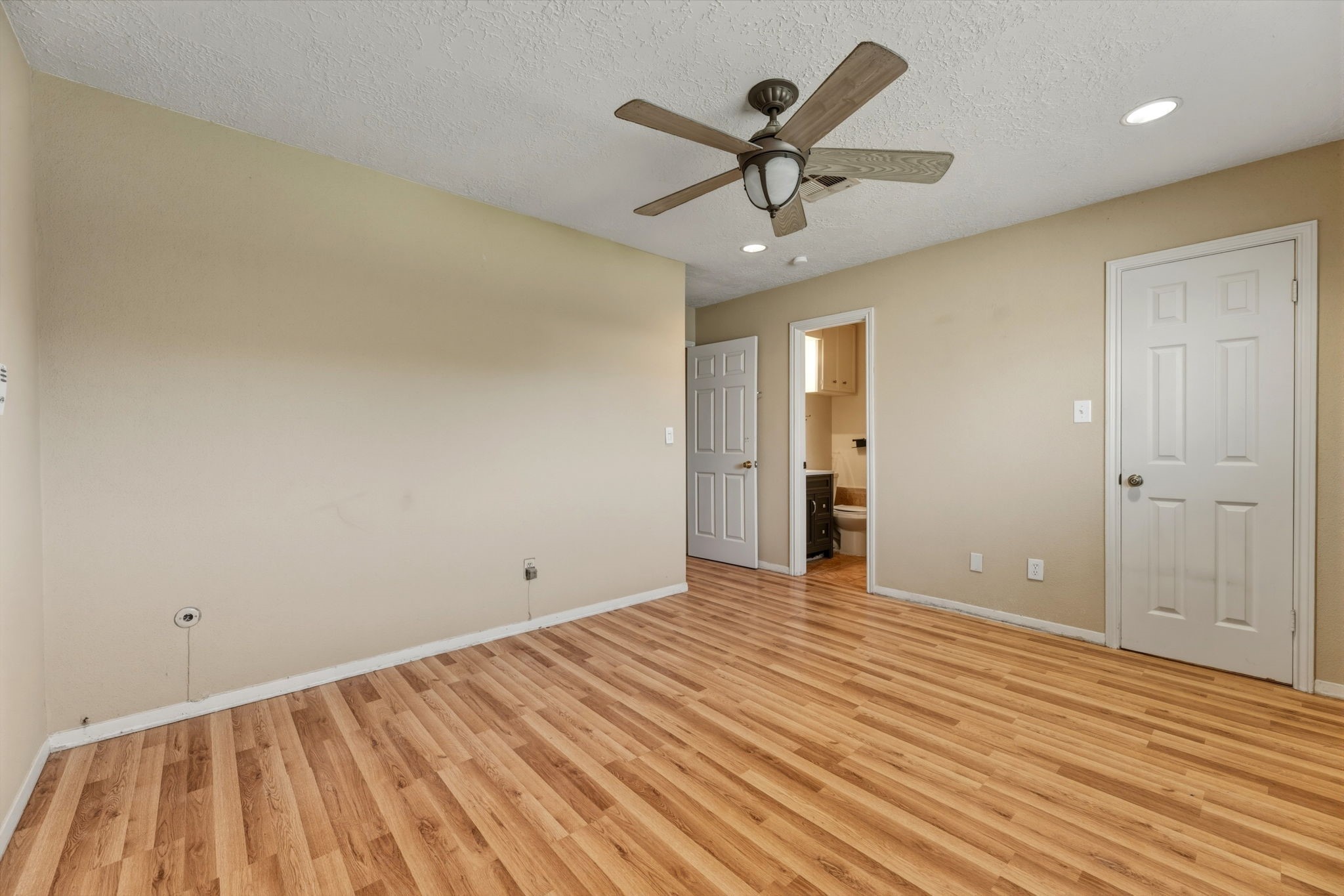 5211 Court Road Houston, TX 77053 - Photo 23 of 35 wooden floor in an empty room with a window