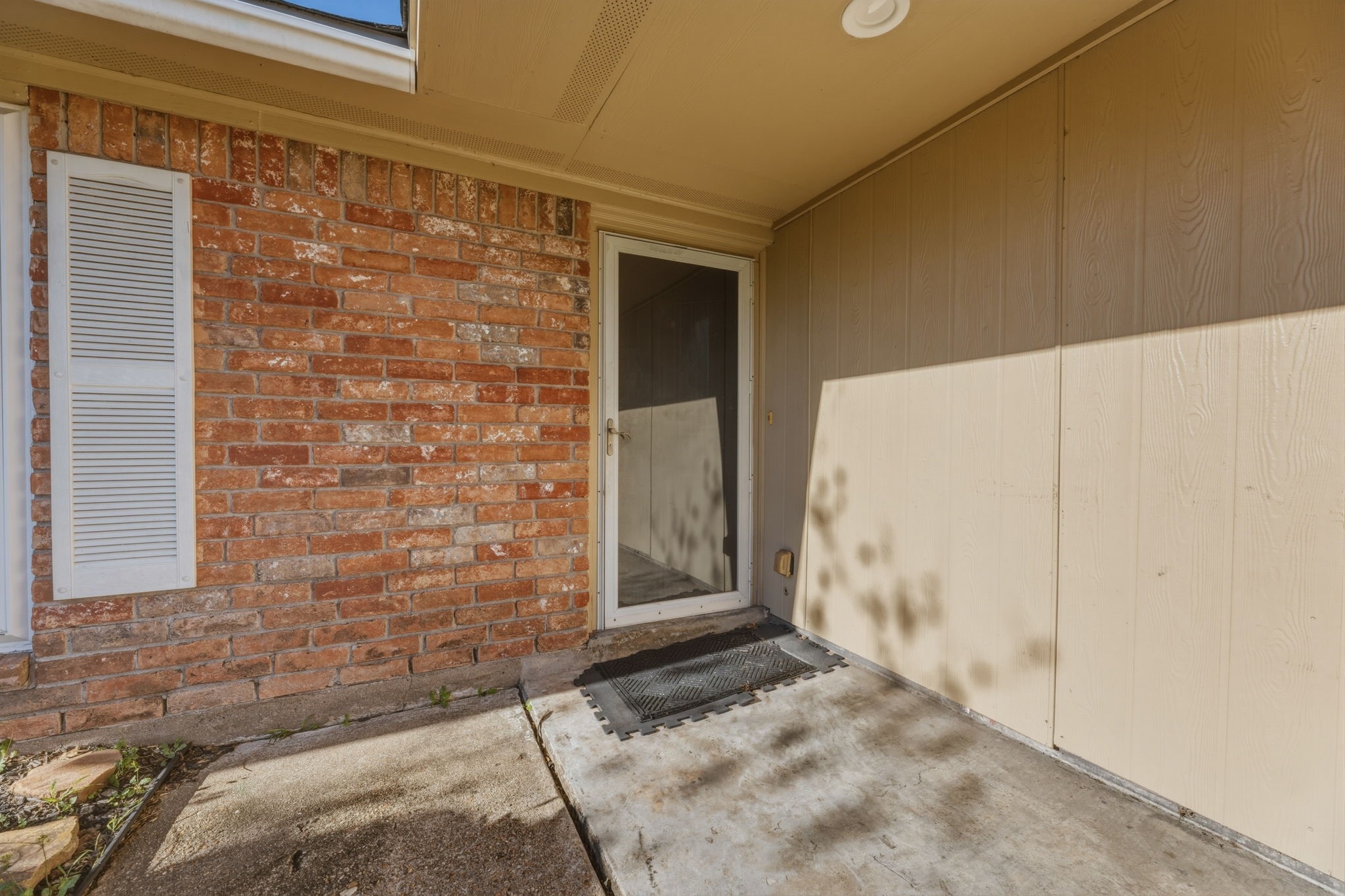 5211 Court Road Houston, TX 77053 - Photo 32 of 35 a view of front door