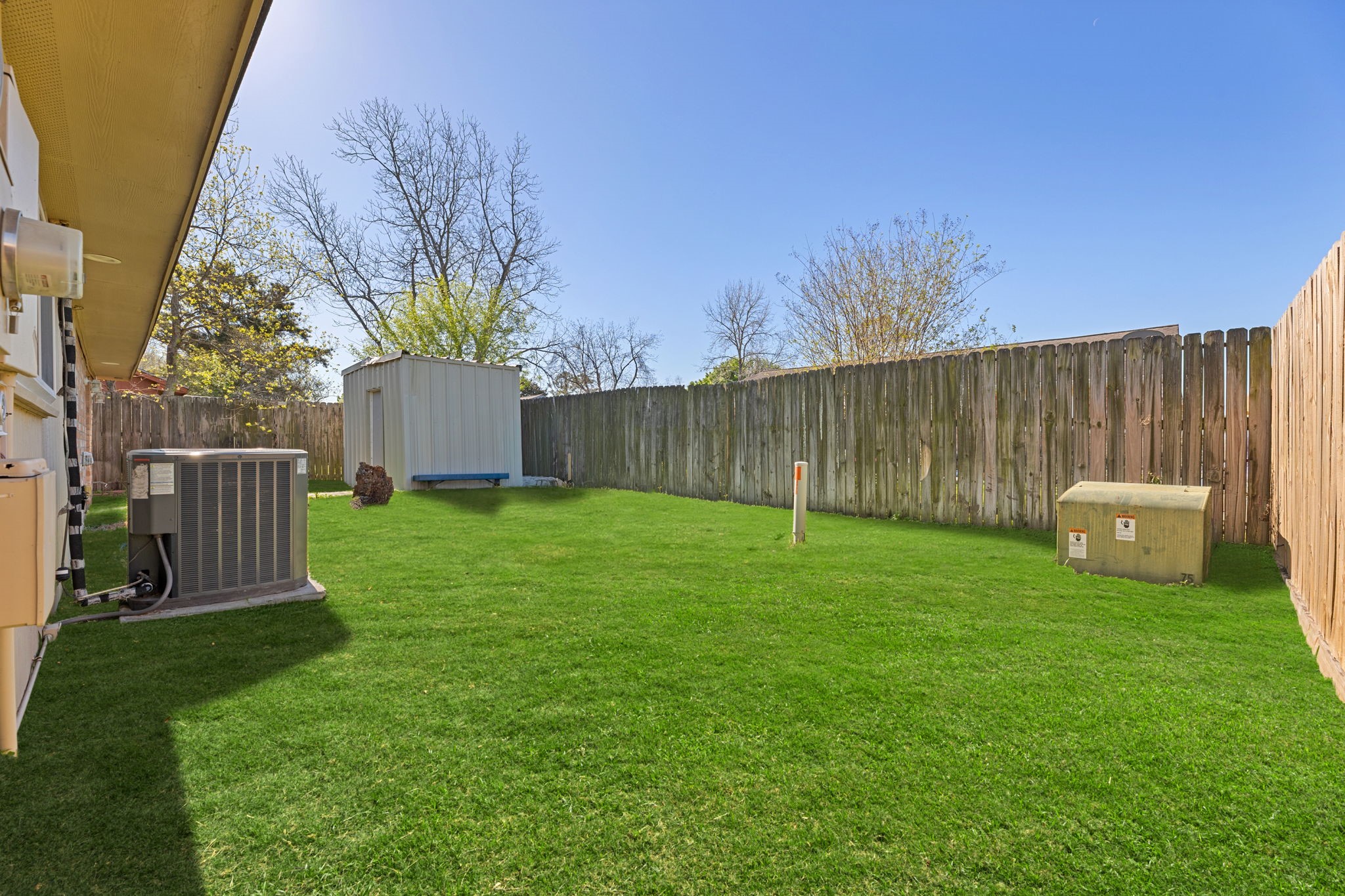 5211 Court Road Houston, TX 77053 - Photo 35 of 35 a view of a backyard with garden