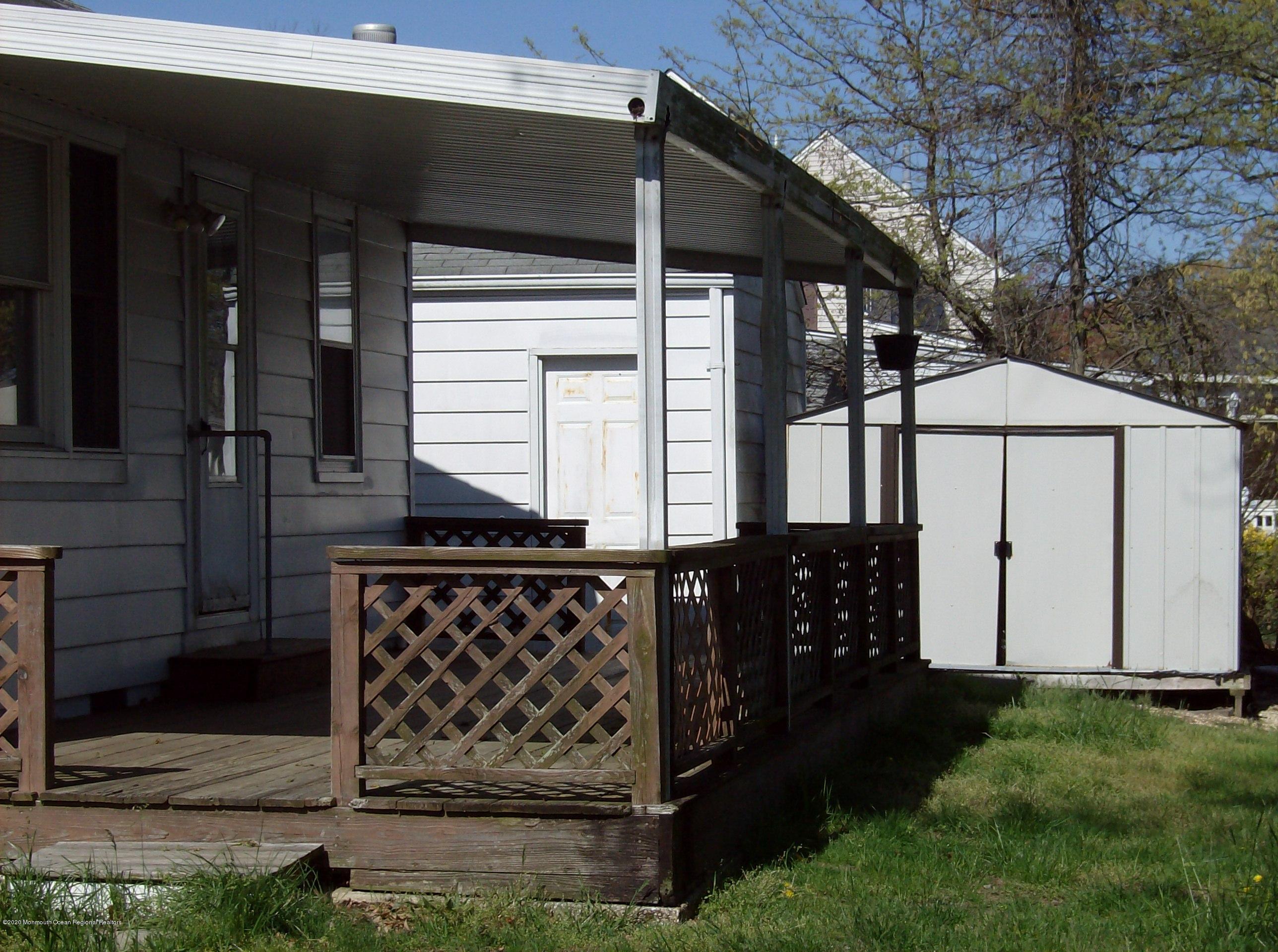 8 Minturn Road Toms River, NJ 08753 - Photo 4 of 8 Back Porch