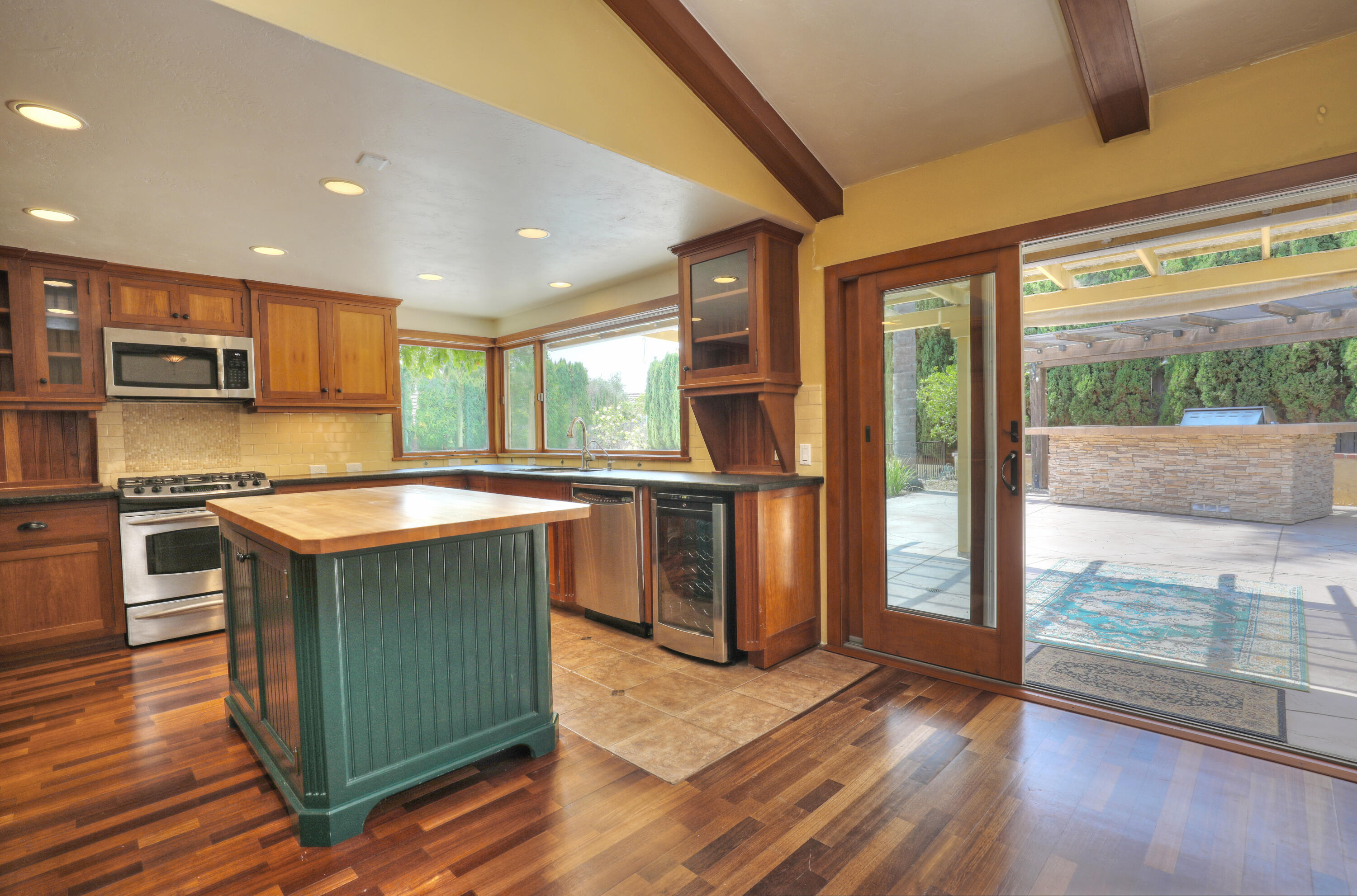 7167 Armstrong Road Goleta, CA 93117 - Photo 11 of 38 Kitchen (2)