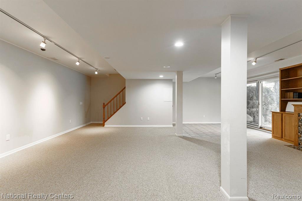 825 East Wardlow Road Highland, MI 48356 - Photo 39 of 45 Gallery Image 39
