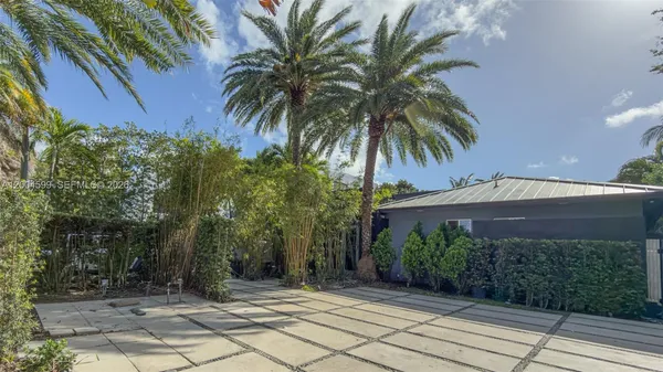 $40,000 | 2440 North Shore Terrace, Miami Beach, FL 33141