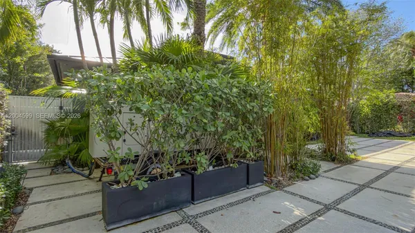 $40,000 | 2440 North Shore Terrace, Miami Beach, FL 33141