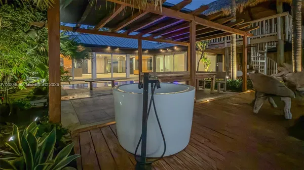 $40,000 | 2440 North Shore Terrace, Miami Beach, FL 33141
