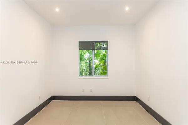 $40,000 | 2440 North Shore Terrace, Miami Beach, FL 33141