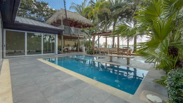 $40,000 | 2440 North Shore Terrace, Miami Beach, FL 33141