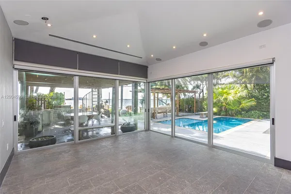$40,000 | 2440 North Shore Terrace, Miami Beach, FL 33141