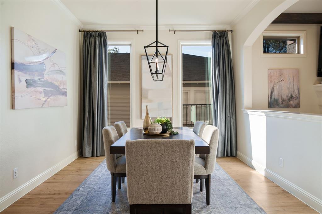 6211 Velasco Avenue Dallas, TX 75214 - Photo 14 of 38 a dining room with furniture and window