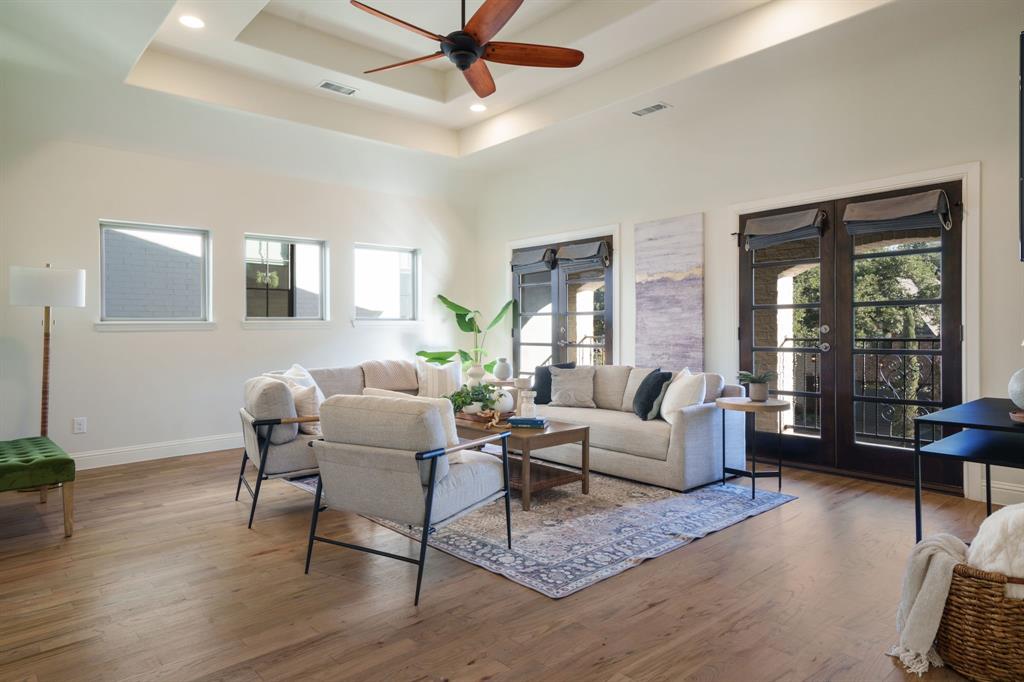 6211 Velasco Avenue Dallas, TX 75214 - Photo 18 of 38 a living room with furniture and wooden floor