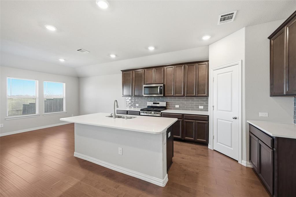 1116 Rountree Court Celina, TX 75009 - Photo 15 of 35 Beautiful open kitchen