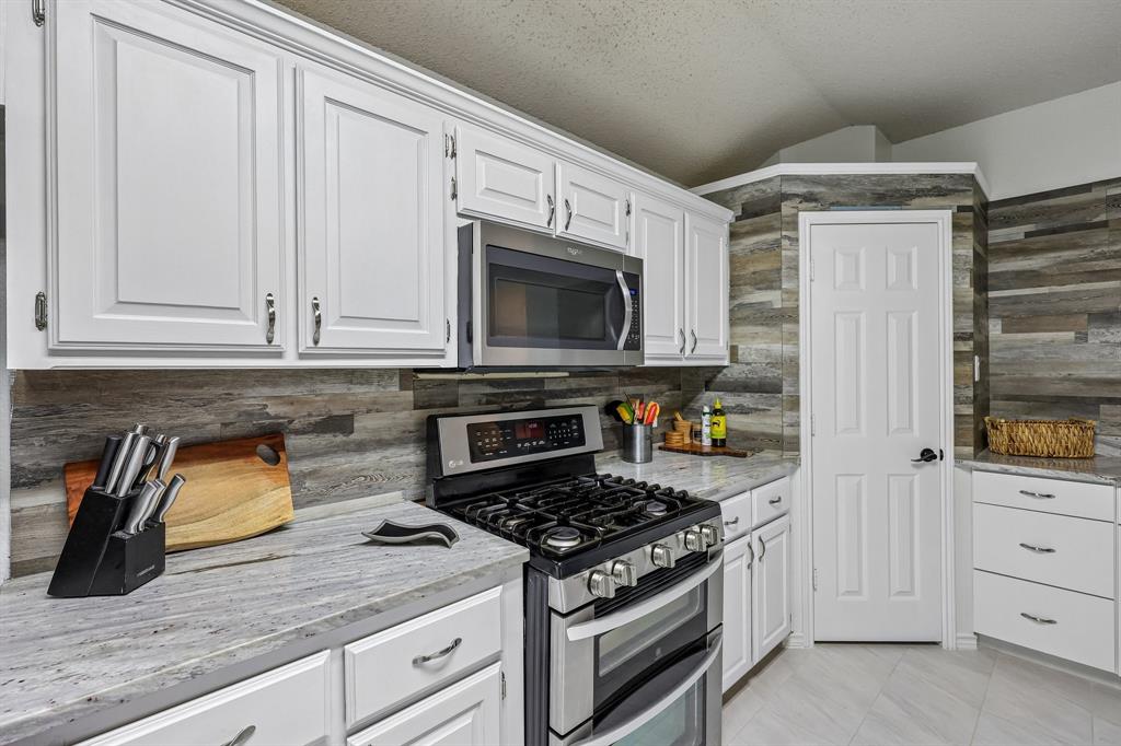 1711 Rushing Way Wylie, TX 75098 - Photo 9 of 30