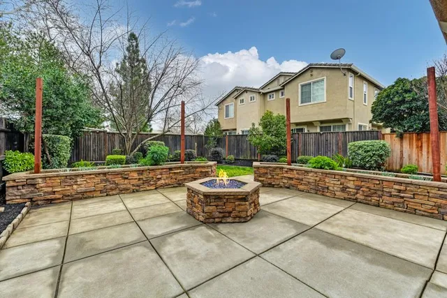 $450,000 | 2060 Sierra View Circle, Unit 2, Lincoln, CA 95648