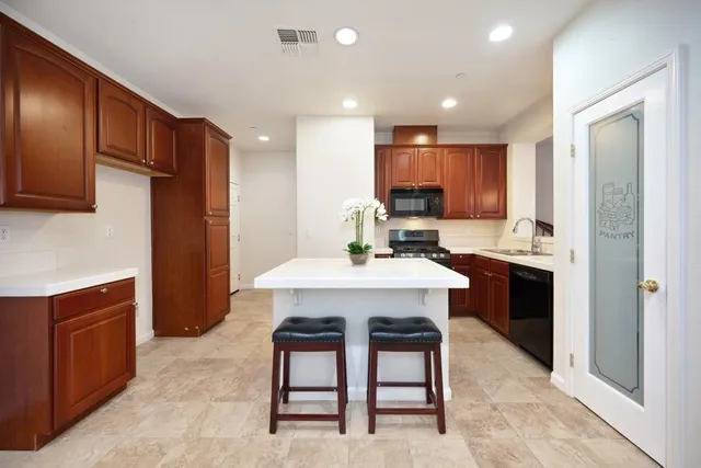 $450,000 | 2060 Sierra View Circle, Unit 2, Lincoln, CA 95648