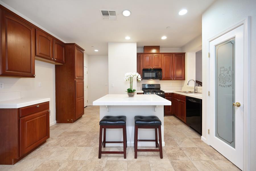 2060 Sierra View Circle, Unit 2 Lincoln, CA 95648 - Photo 10 of 31