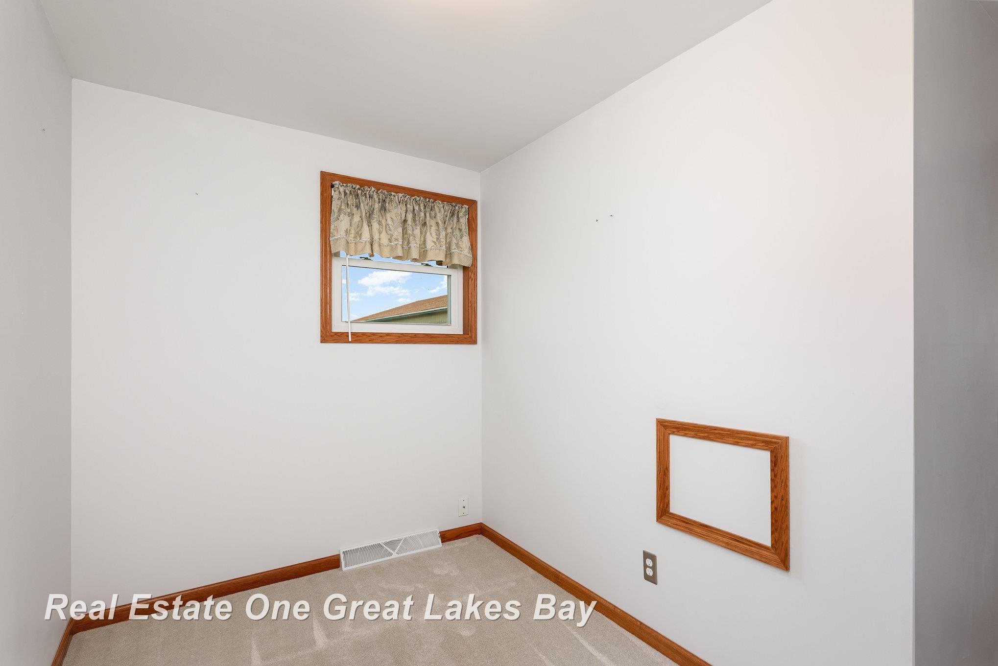 2155 Wetters Road Kawkawlin, MI 48631 - Photo 18 of 28