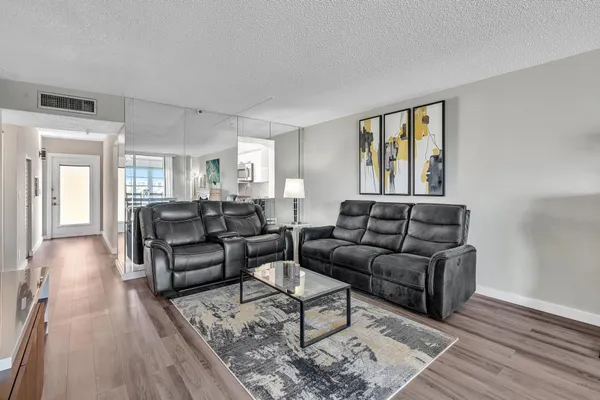 $2,100 | 14623 Bonaire Boulevard, Unit 410, Delray Beach, FL 33446