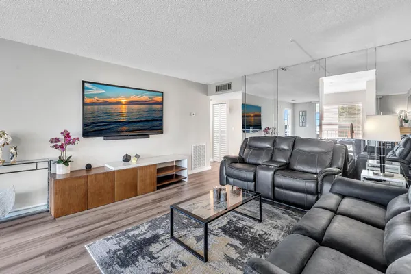 $2,100 | 14623 Bonaire Boulevard, Unit 410, Delray Beach, FL 33446