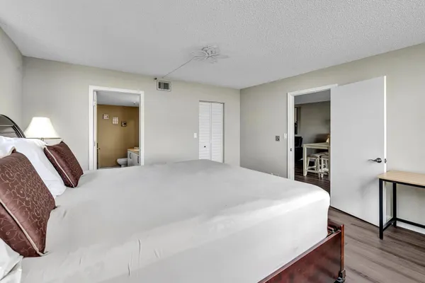 $2,100 | 14623 Bonaire Boulevard, Unit 410, Delray Beach, FL 33446