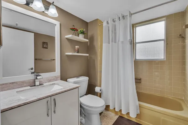 $2,100 | 14623 Bonaire Boulevard, Unit 410, Delray Beach, FL 33446