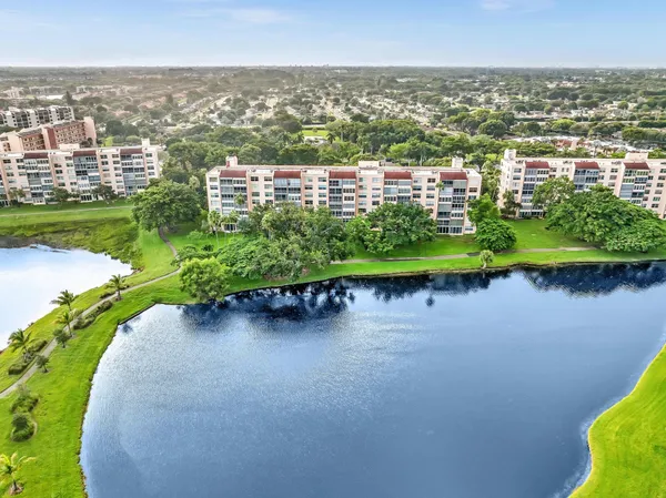 $2,100 | 14623 Bonaire Boulevard, Unit 410, Delray Beach, FL 33446