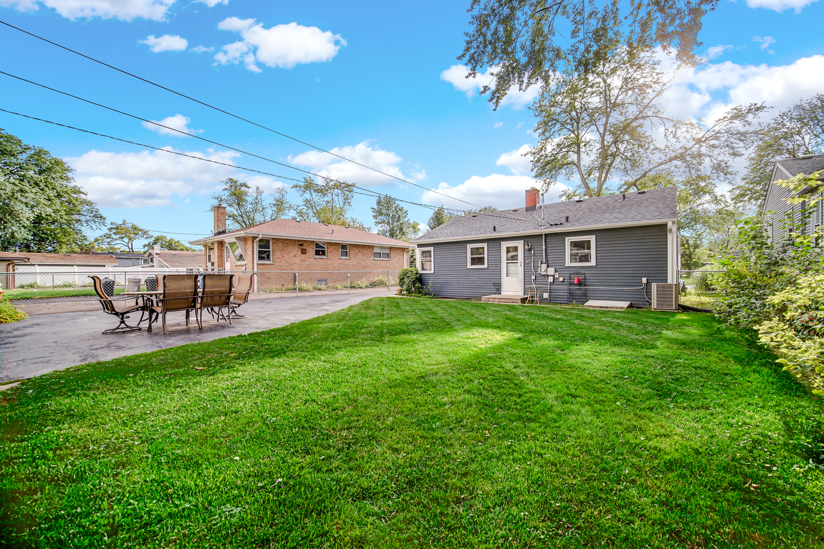 325 South Wisconsin Avenue Addison, IL 60101 - Photo 14 of 16 Gallery Image 14
