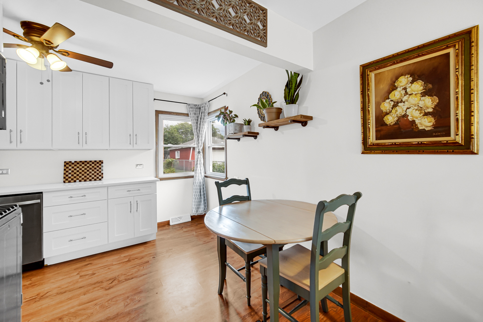 325 South Wisconsin Avenue Addison, IL 60101 - Photo 7 of 16 Gallery Image 7