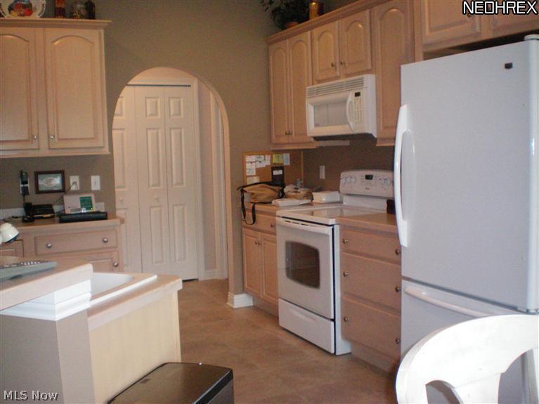 11582 Riding Trail Painesville, OH 44077 - Photo 3 of 5 Gallery Image 3