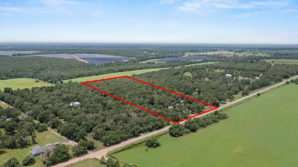 $400,000 | 4500 County Road 448, Thorndale, TX 76577