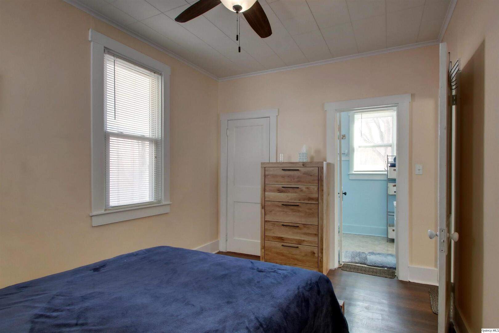 1031 South 12th Street Quincy, IL 62301 - Photo 4 of 22